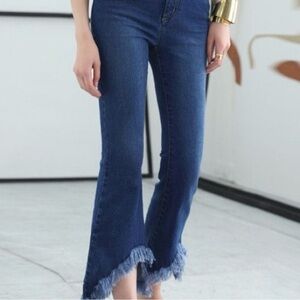 Stretchy Jeans w Fringe Bottom